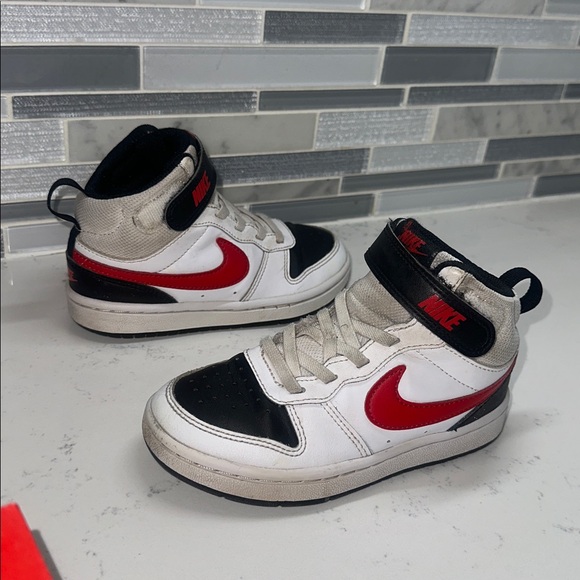 Kids Nike Borough Mid 2 kids size 11c White/Black/Red - Picture 8 of 9